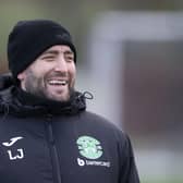 Hibs manager Lee Johnson is well wrapped up at Hibernian Training Centre. Picture: by Paul Devlin / SNS