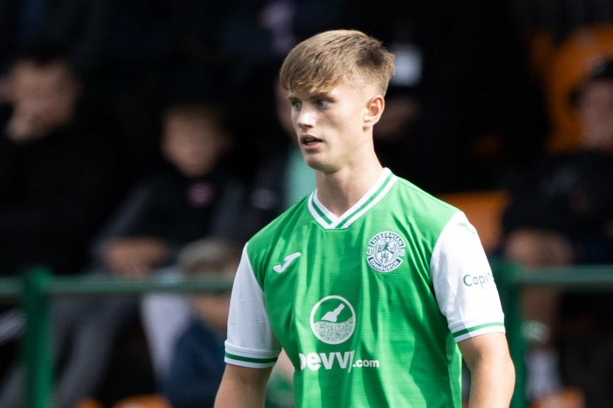 Hibs send tenth player out on loan as Oscar MacIntyre joins League One side