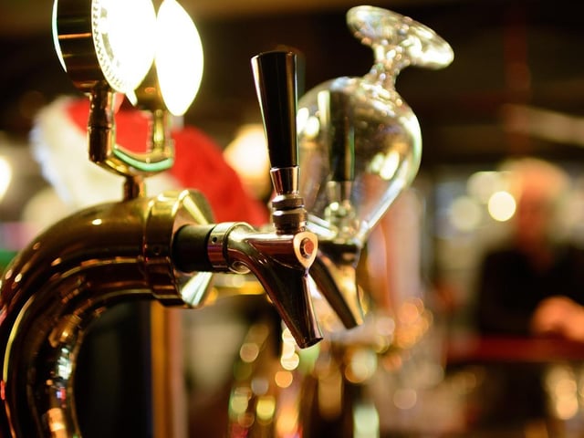 Scroll through our photo gallery to see 25 'proper authentic’ Edinburgh pubs everyone should visit, according to the Good Pub Guide. Photo: Pixabay