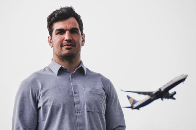 Stuart MInally is retring from rugby to pursue a new career as a commercial pilot
