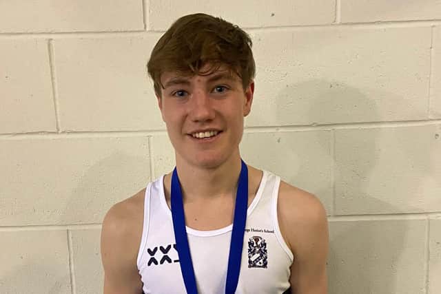Corey Campbell (Team East Lothian and Heriot’s) added a Scottish schools under-17 title indoors over 1500 metres in record time to an under-17 silver medal representing Scotland in the international cross country event in Belfast contributed to Scotland claiming a team gold medal while his indoor 1500 metres time of 3.55.90secs broke an under-17 record going back to 1981.