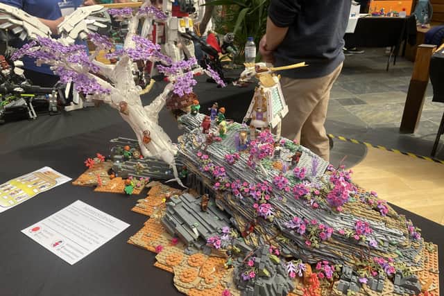 The Edge of Elvendale model stunned visitors at Edinbrick 2022. It was created by Mansur Soeleman, Tom Loftus and Isabel Louise.