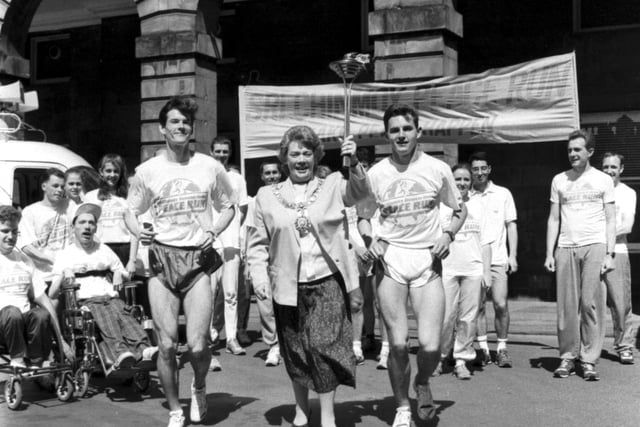 Edinburgh Harriers took part in the Sri Chinmoy Peace Run, inspired by the Indian peace leader, in May 1989.