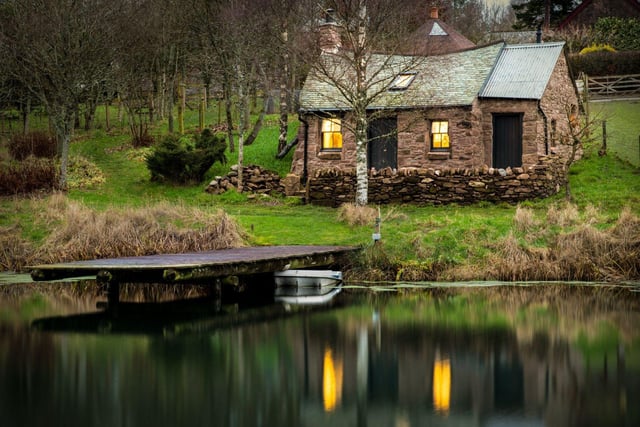 The Whisky Howf is a squinty-roofed cottage which stands alone on the edge of the lochan at Craighead Farm. While inside has kitchen and bathroom facilities as well as a cosy wood burner, there is also an outdoor seating area complete with a barbecue and fire pit.