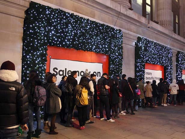 Shoppers queue outside Selfridge department store during the early hours of Boxing Day. (Pic: Getty Images)