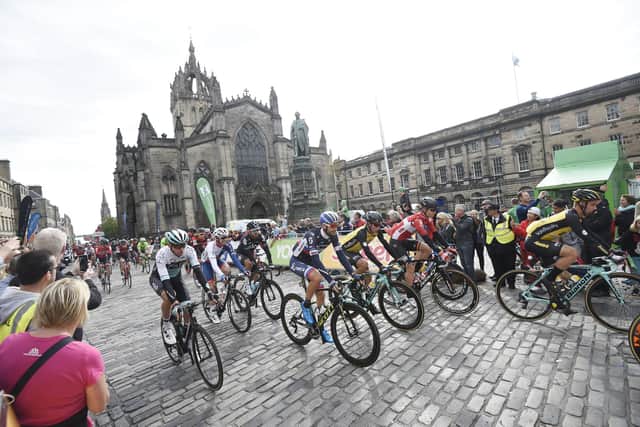 Pic Greg Macvean - 2017 Tour of Britain cycling race leaves the Royal Mile