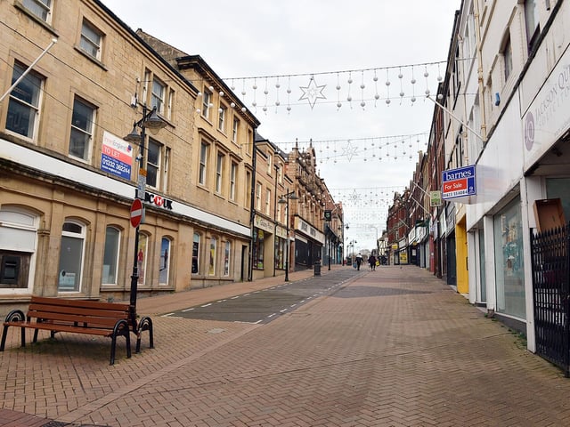 Shops firmly closed on first day of the new lockdown in Mansfield.