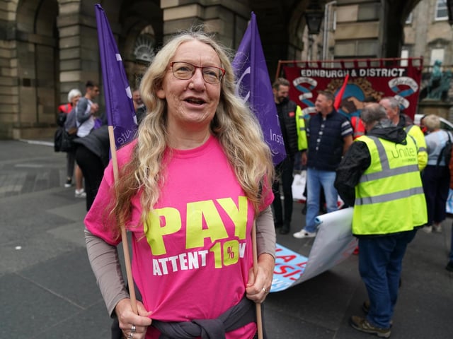 Councillors scrapped a scheduled meeting of the Capital’s transport and environment committee today in solidarity with bin workers.