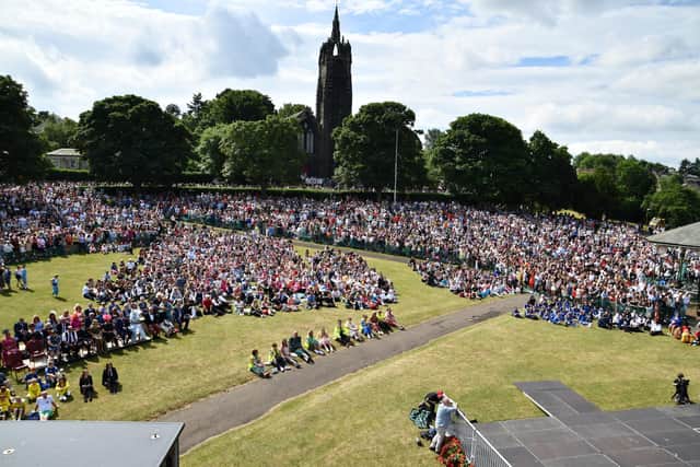 The crowds turn out in Glebe Park to greet Queen Aimee and her retinue for Bo'ness Fair Day 2022