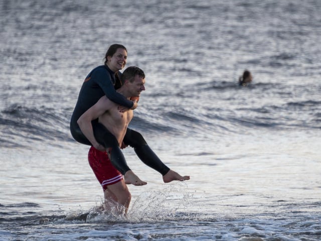 With all official Dooks being cancelled due to the Coronavirus pandemic people independently took to the bracing cold water at Portobello for a New Years Day dip.