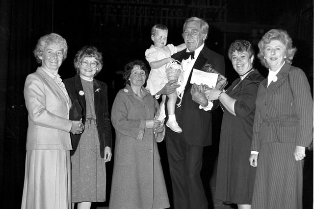 American singer and actor Howard Keel meets some fans at the Playhouse Theatre in Edinburgh in May 1984.