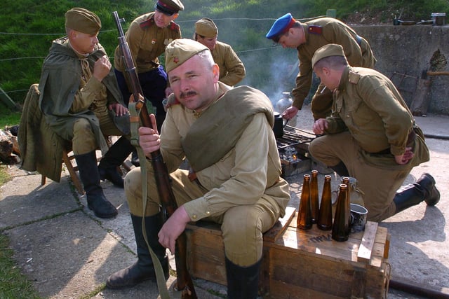 2005. Members of the 2nd Guards Rifle Division of The Soviet Red Army 1941-45 - ' The Great Patriotic War ' join in the re-enactments at Fort Nelson. Picture: Malcolm Wells 051491-66