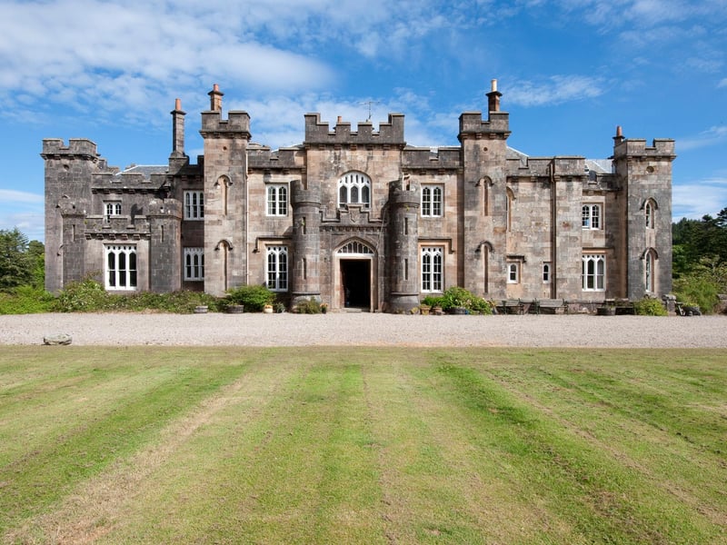 If you want to stay in the stunning castle itself, the Servants' Quarters sleeps up to six people.