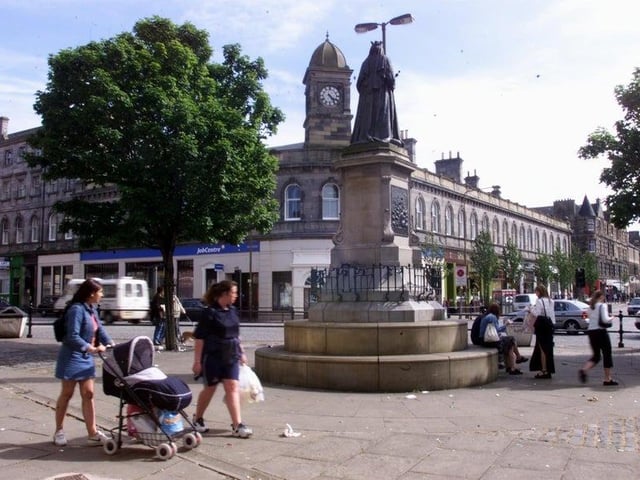 This is what the foot of Leith Walk looked like on 29 June 2000, prior to its £4m facelift of the Newkirkgate shopping centre.