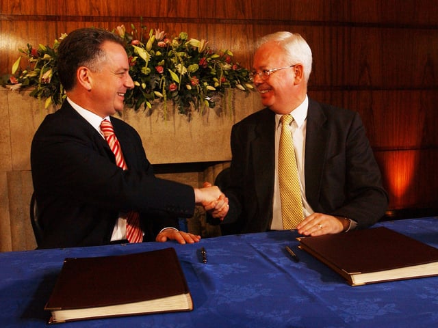 A couples of weeks after the election, Labour First Minister Jack McConnell and Lib Dem Deputy Jim Wallace sign a new coalition agreement at St Andrews House.
The deal renewed the partnership made after the first Scottish Parliament election and saw Labour and the Lib Dems continue in government for the next four years.
Jack McConnell would remain in office throughout that period, but Jim Wallace stood down in 2005 and was replaced by Nicol Stephen. All three of them are now in the House of Lords.
