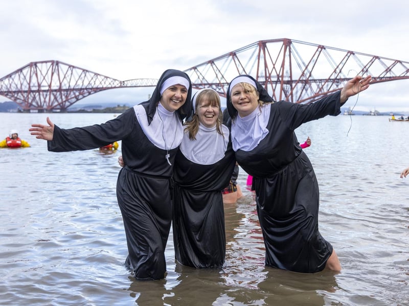 Three nuns joined the throng