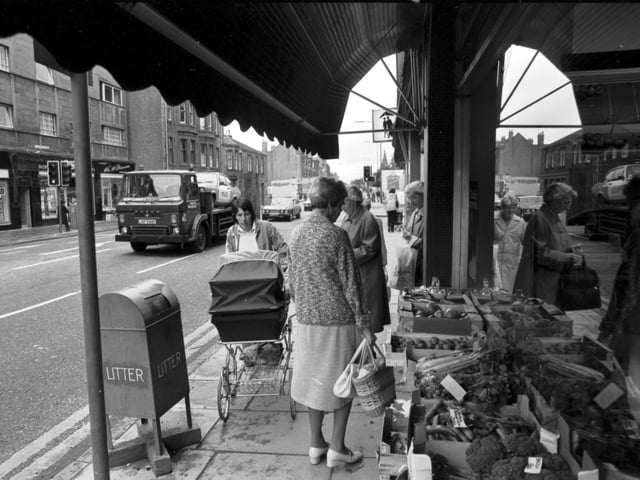People shopping in St John's Road, Corstorphine, September 1980.