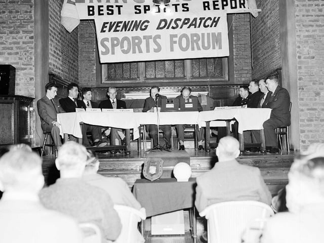 The Evening Dispatch Sports Forum Quiz at Saughton Prison between prison officers & police in March, 1960.