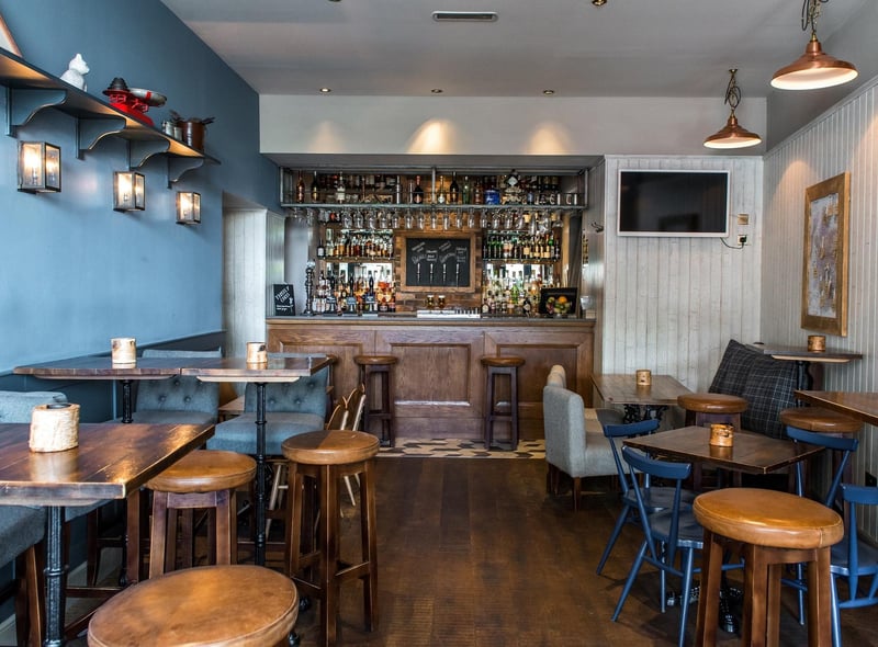 Diners can feast on a gourmet Sunday lunch at the Scran and Scallie, a gastropub in Stockbridge, founded by award-winning Edinburgh chefs Tom Kitchin and Dominic Jack. One Google reviewer described their roast as "exceptional"/