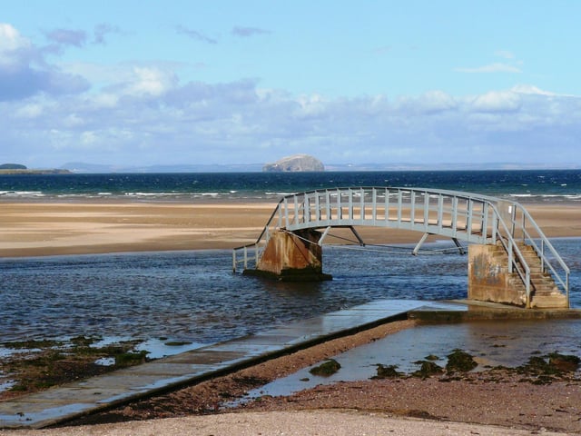 This gorgeous beach in John Muir Country Park stretches all the way from Belhaven to the north of the River Tyne. Belhaven Bay is known for its sweeping sand dunes and salt marshes.