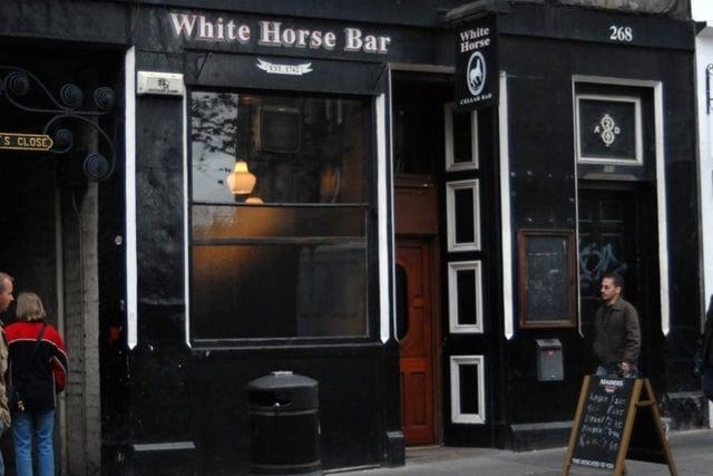 The White Horse has been located on the Royal Mile since the 17th century making it the oldest watering hole on the Royal Mile.
