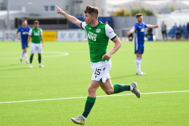 Hibernian's Kevin Nisbet celebrates making it 2-1 against Cove Rangers. Photo by Ross MacDonald / SNS Group