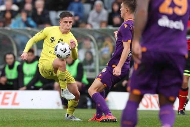Cameron Devlin in action for Wellington Phoenix in the A-League. (Photo by Fiona Goodall/Getty Images)