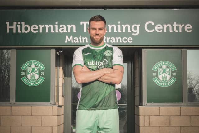 Mikey Devlin has joined Hibs to give Lee Johnson a full complement of central defenders
