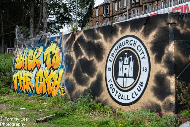 A new mural is now on show at Meadowbank. Picture: Tommy Lee