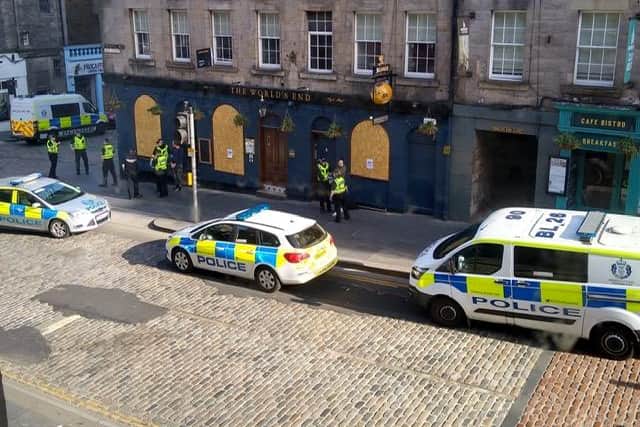 Police arrested three people on the Royal Mile. (Credit: Matt Donlan)