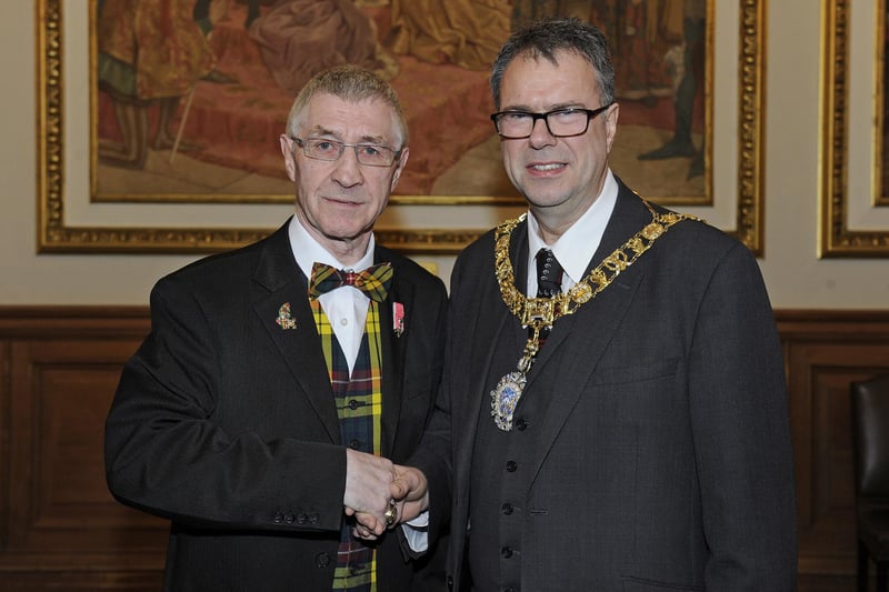Ken Buchanan with the Lord Provost, Rt. Hon. Donald Wilson before the ceremony in his name in 2016.