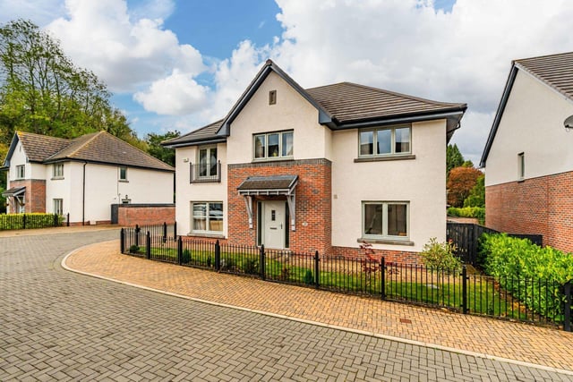 This executive detached villa in Currie forms part of a desirable Cala development, quietly tucked away near the banks of the Water of Leith in a picturesque, wooded valley.