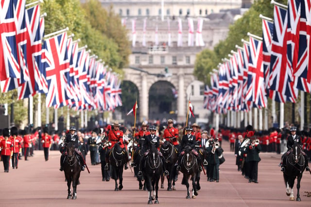 Mounties of the Royal Canadian Mounted Police along The Mall on September 19, 2022 in London. (Photo by Dan Kitwood/Getty Images)