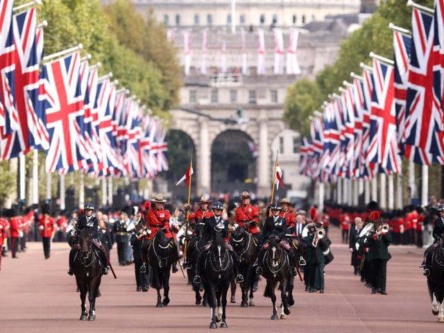 Mounties of the Royal Canadian Mounted Police along The Mall on September 19, 2022 in London. (Photo by Dan Kitwood/Getty Images)
