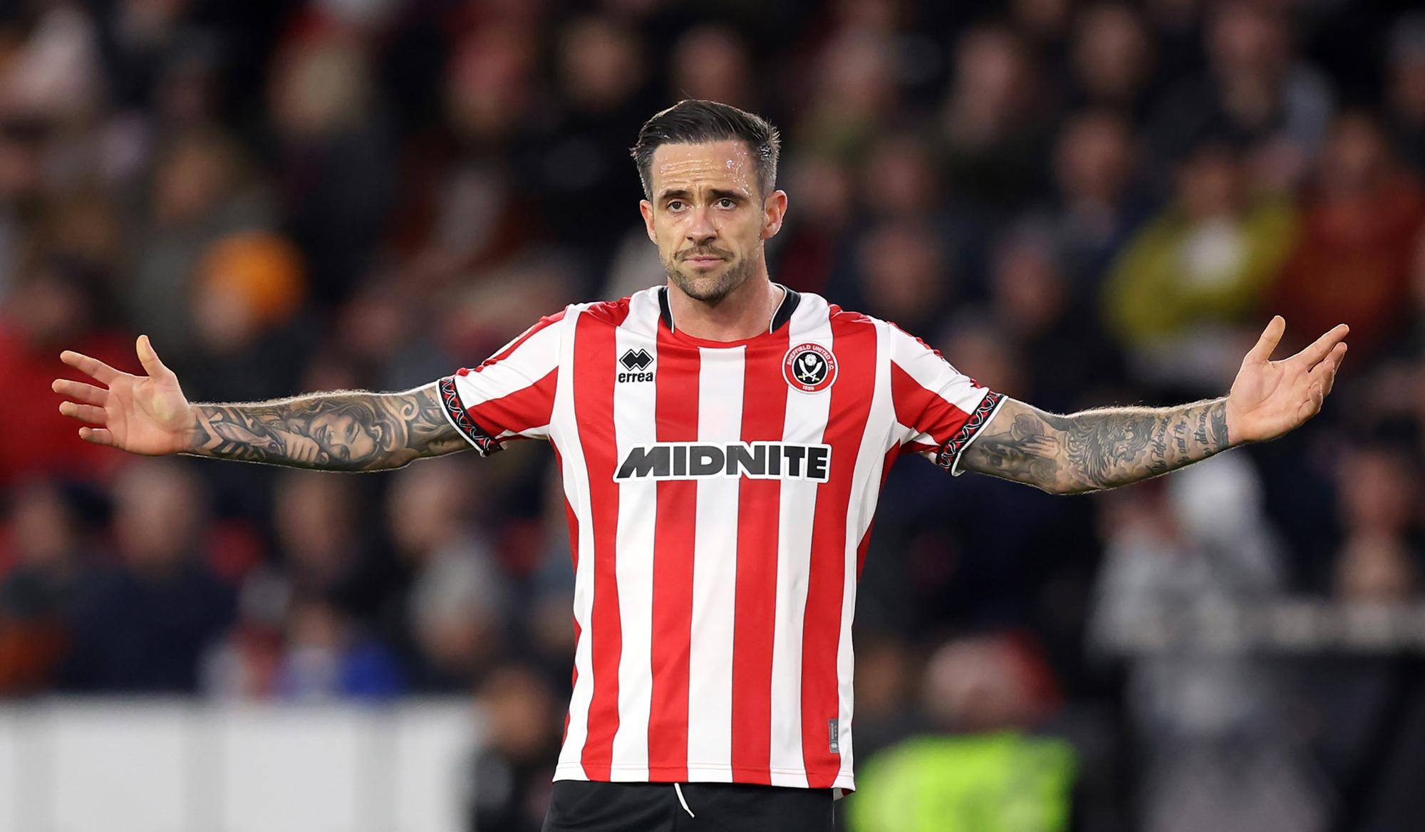 Revealed: Why Hibs would be keen on 'Dwight Gayle-type' former England striker amid ex-Liverpool man link