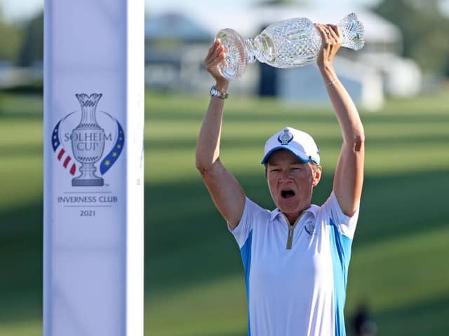 Catriona Matthew lifts aloft the Solheim Cup after leading Europe to a second successive win the US at the Inverness Club in Toledo, Ohio, in 2021. Picture: Gregory Shamus/Getty Images.