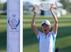 Catriona Matthew lifts aloft the Solheim Cup after leading Europe to a second successive win the US at the Inverness Club in Toledo, Ohio, in 2021. Picture: Gregory Shamus/Getty Images.