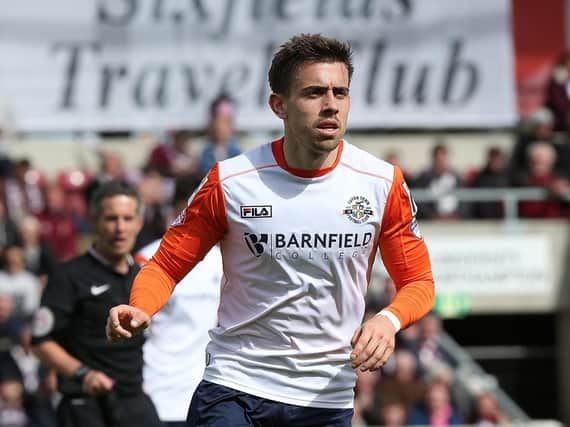 Luton Town midfielder Olly Lee is joining Hearts