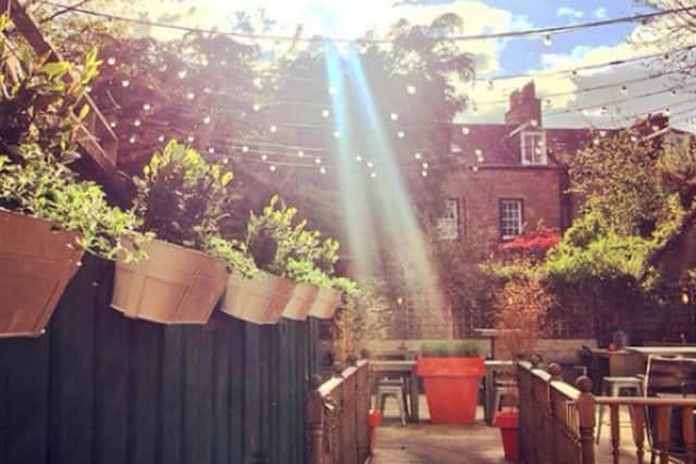 A slice of calm in the midst of Tollcross, The Blackbirds urban beer garden is the perfect place to sip some of Edinburghs best cold cocktails on a warm evening. 37-39 Leven St
