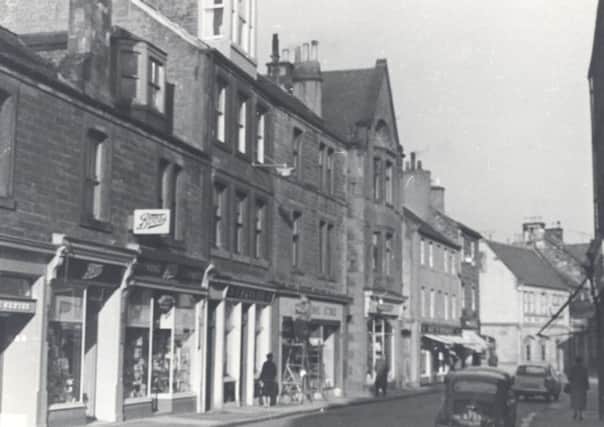 Dalkeith High Street in the 1950s/60s.  Photos courtesy Midlothian Council Local Studies