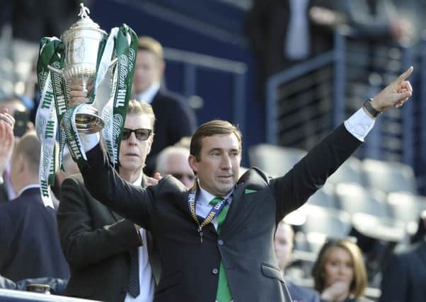 Alan Stubbs shows off the Scottish Cup