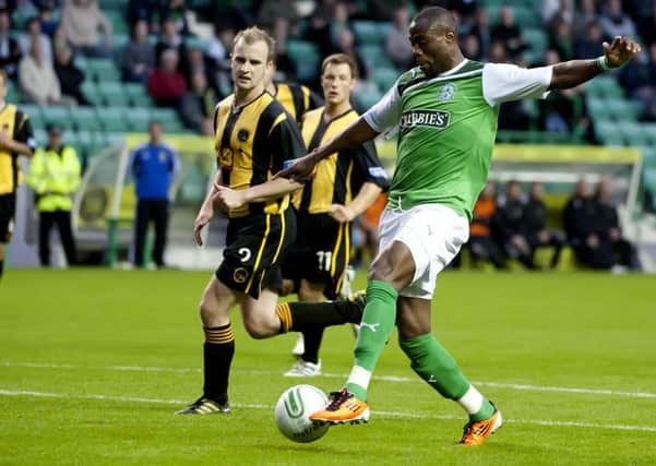 Akpo Sodje makes it 2-0 at Easter Road