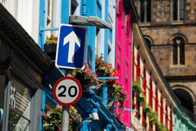 Brand new 20mph speed limit signage in Victoria St ahead of the new speed limit being enforced on 31/7/16