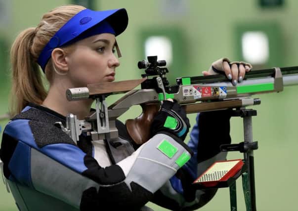 Jen McIntosh competes in the 10m air rifle event