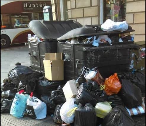 Overflowing rubbish bins - Edinburgh
Chamber street