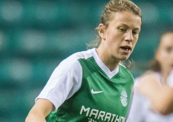 A late Lizzie Arnot strike secured a 2-1 win over Glasgow City in this season's League Cup final