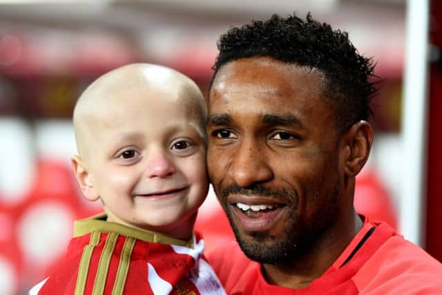 Six-year-old Sunderland fan Bradley Lowery, with Jermain Defoe, died after a long illness. Photo: Laurence Griffiths/Getty Images