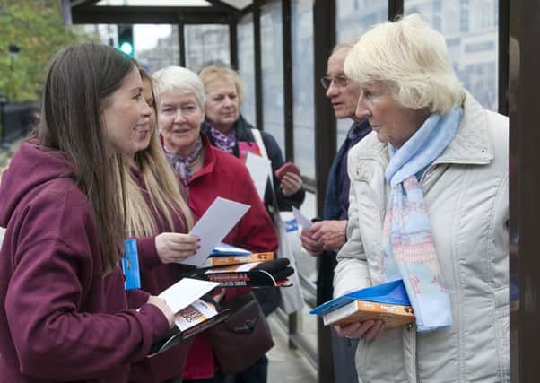 Lothian buses Sarah Firth hands out treats to passengers to celebrate Random Acts of Kindness