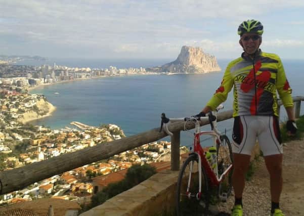Cyclist John Telfer has died six months after a serious crash in Spain.