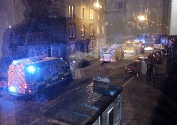 Police have closed off Newhaven Road, Picture: @thesunsetlab